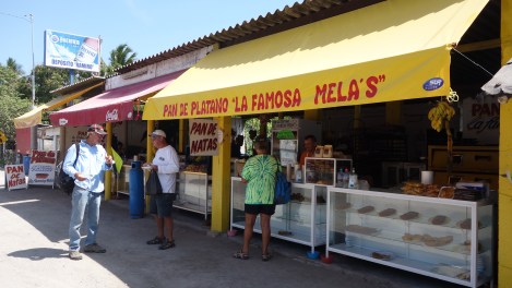 Our three-hour-tour made us hungry! Lucky for us the area is famous for its banana bread and coconut treats.